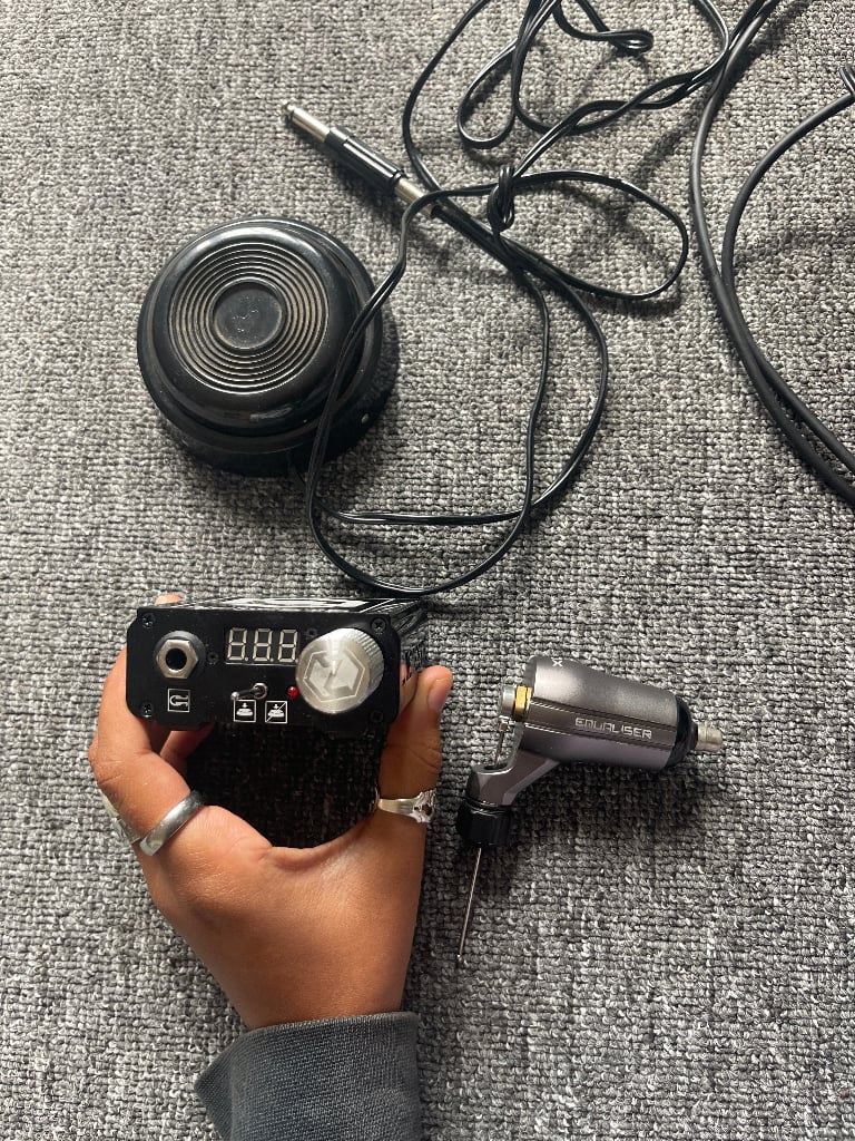 image for Tattoo gun : tattoo machine with power supply and foot control 