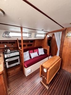 Sailing Boat - Moody 333
