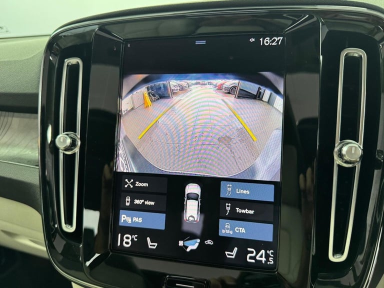 VOLVO XC40 1.5h T5 Recharge 10.7kWh Ultimate Dark Auto Euro 6 (s/s) 5dr 2023
