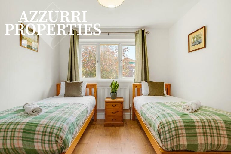 SHORT STAYS | 3 BED | MANOR PARK