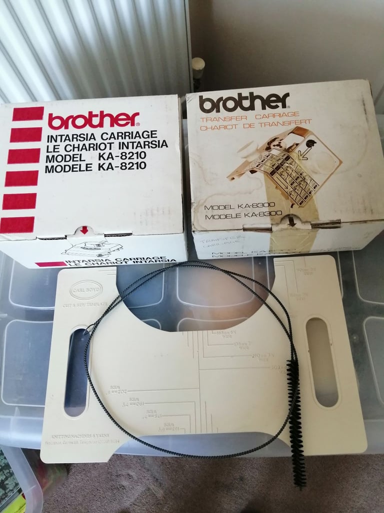 Knitting machine and accessories