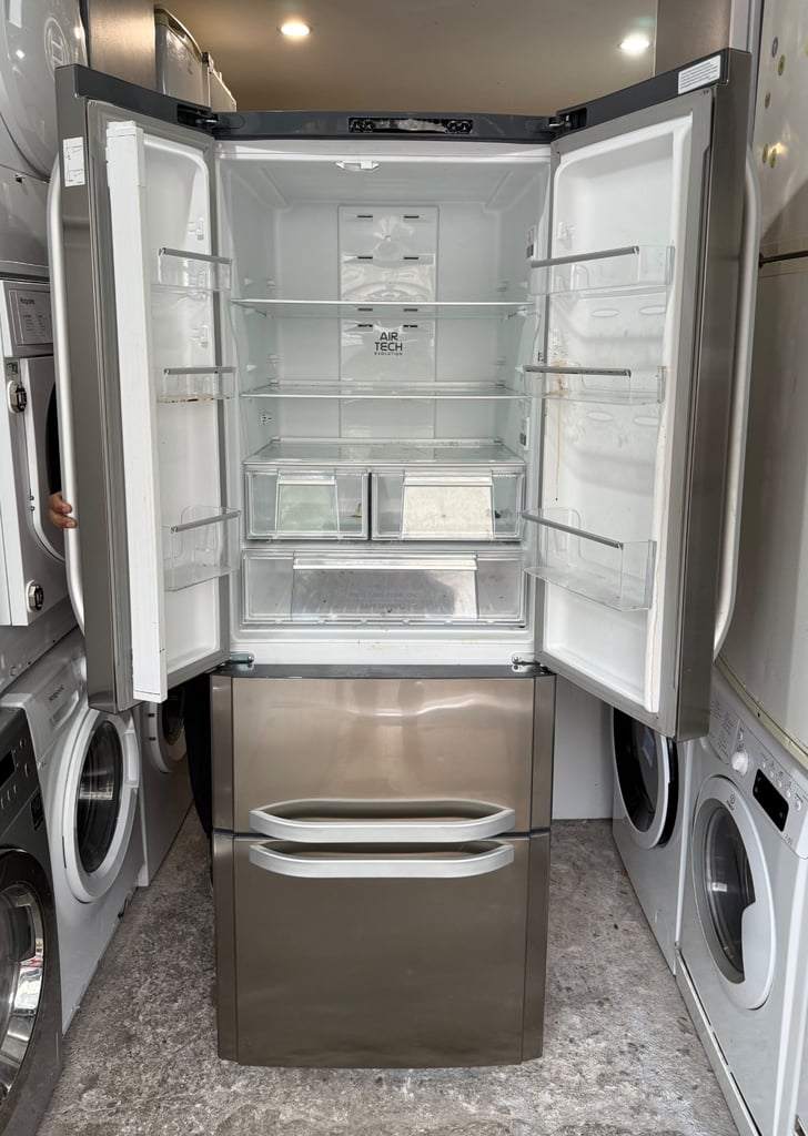 HOTPOINT AMERICAN STYLE NICE FRIDGE & FREEZER WITH WARRANTY  