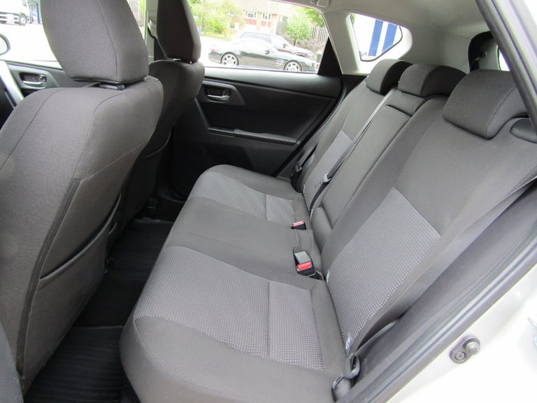 LEFT HAND DRIVE TOYOTA AURIS
