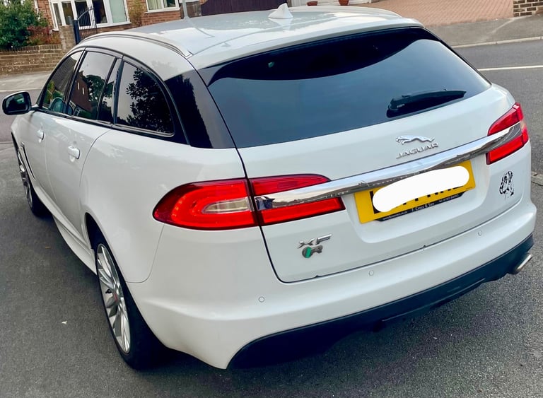 image for Jaguar XF Estate 2.2 Turbo diesel R-Sport Facelift Luxury pack model 200 bhp Hpi clear (2014 14) 