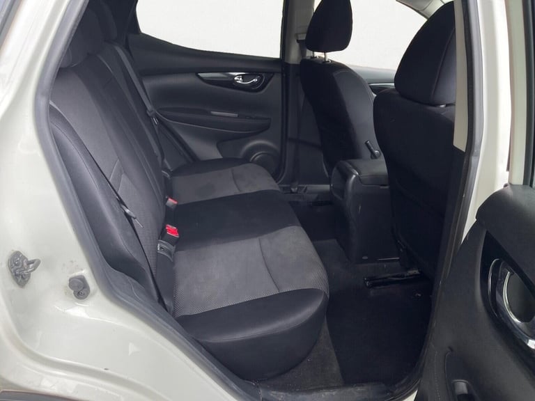 2015 Nissan Qashqai 1.2 DIG-T n-tec 2WD Euro 5 (s/s) 5dr SUV Petrol Manual