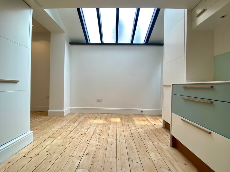 Stunning 2 Bed Garden Apartment - With Private Landlord 