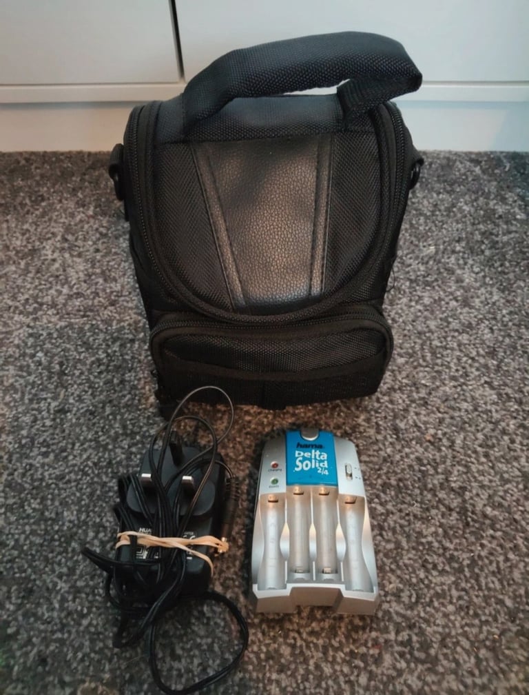 Vivitar ViviCam S1527 camera bundle