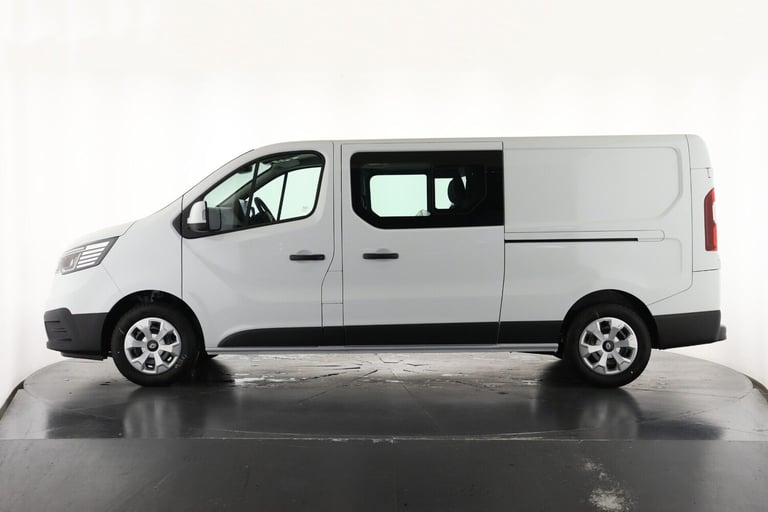 2025 Renault Trafic LL30 Blue dCi 130 Advance [Safety] Crew Van WINDOW VAN DIESEL Manual