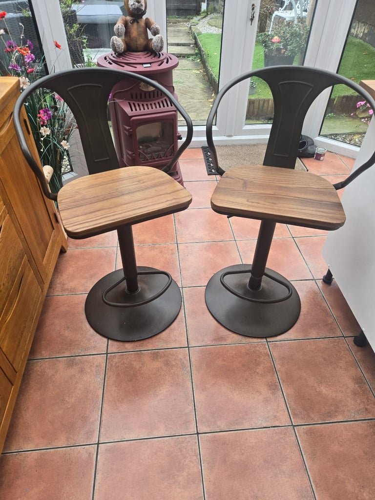 Kitchen bar stools pair