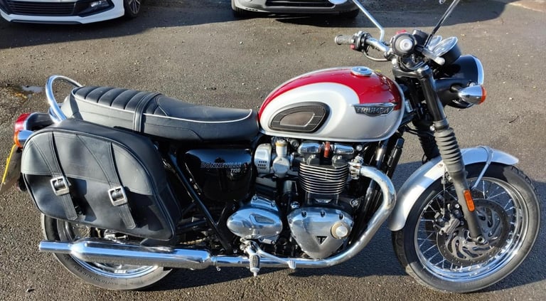 2017 66 TRIUMPH BONNEVILLE T120 T 120 1200 RED 1289 MILES CLASSIC STYLING