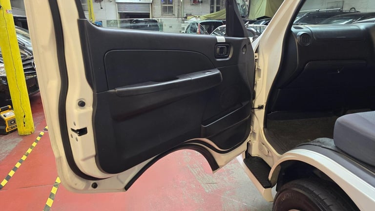  Nissan Elgrand Caravan twin mobility Chair auto lift Petrol Automatic