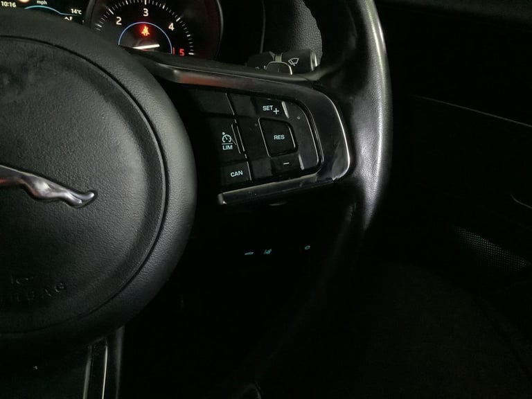 2018 Jaguar XF 2.0d [180] R-Sport 4dr Auto SALOON DIESEL Automatic