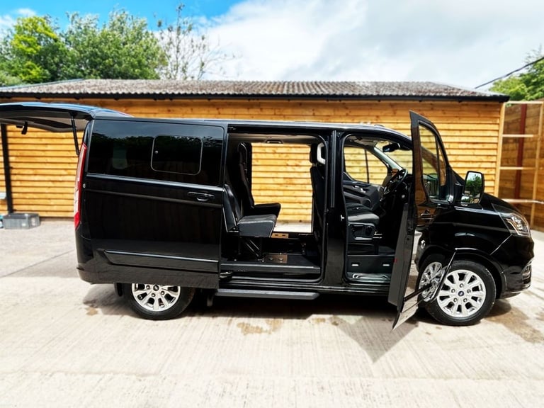 2020 Ford Tourneo Custom 2.0 EcoBlue 130ps L/R 8 Seater Titanium Auto MPV DIESEL Automatic