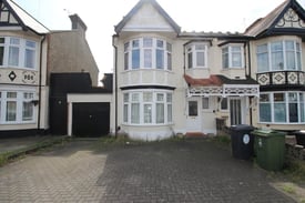 Private 3 Bedroom House in Chingford, Marlborough Rd with Garage 