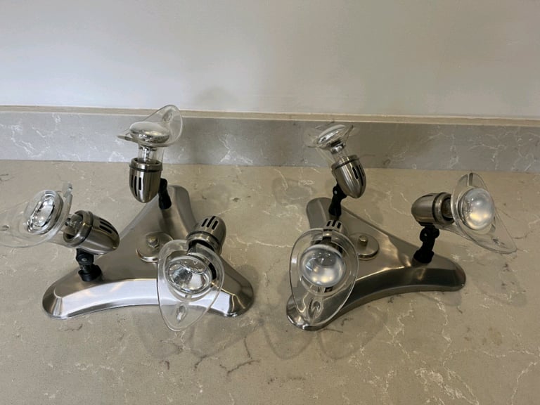 Pair of 3 bulb adjustable spotlights