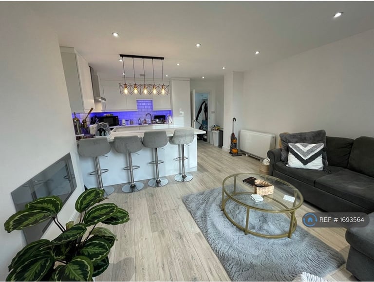 image for 3 bedroom flat in Ranmoor Road, Sheffield, S10 (3 bed) (#1693564)