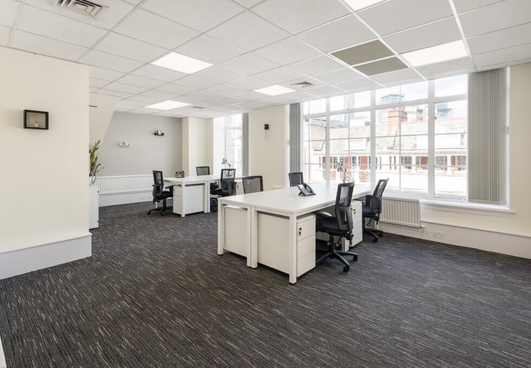 *Fitzrovia* Furnished Private Offices: 5 to 65 desks | Serviced Office to Rent in W1