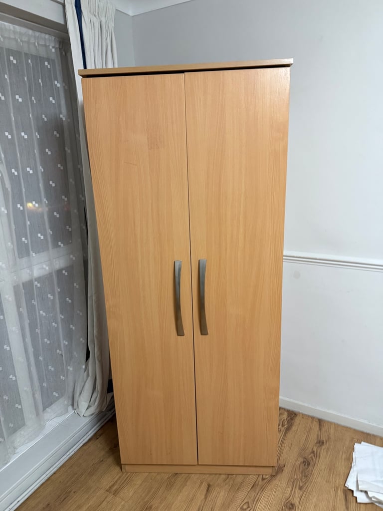 image for Free delivery 2 door wardrobe 