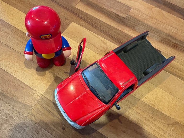 Toy Car & Tolo Kid