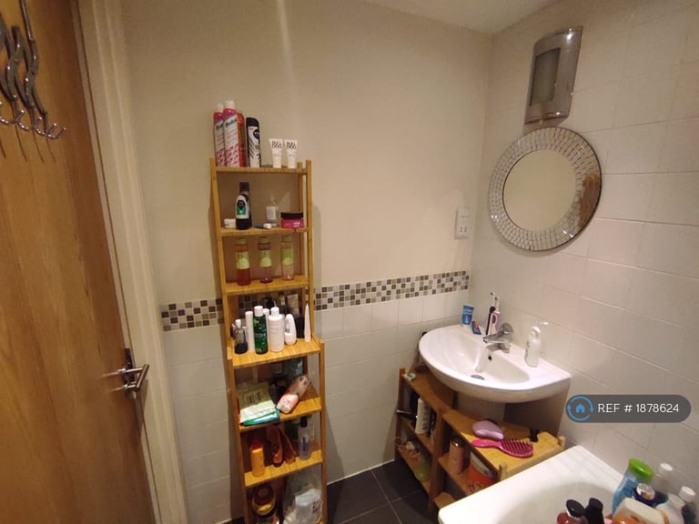 1 bedroom flat in The Bayley, Manchester, M3 (1 bed) (#1878624)