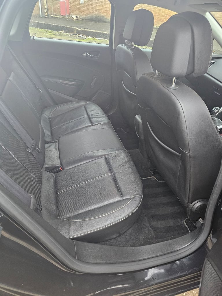 Vauxhall, ASTRA, Hatchback, 2015, Manual, 1956 (cc), 5 doors