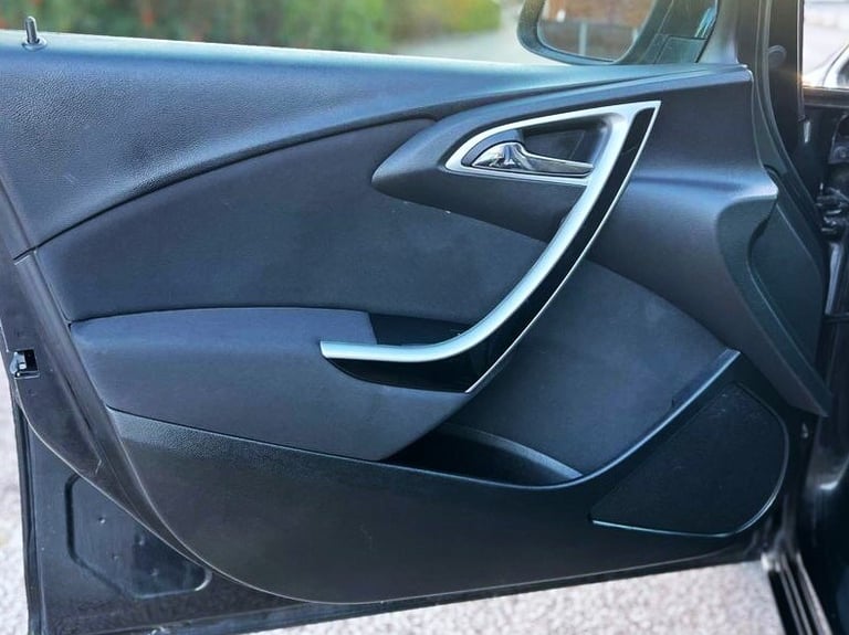 2014 Vauxhall Astra 1.6 SRi Manual 70,000 Miles . 5dr . Good Mileage . CHEAP on Fuel . HATCHBACK ...