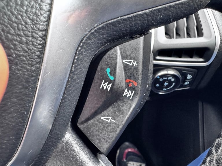 2011 Ford Focus 1.6 TDCi Titanium Euro 5 (s/s) 5dr HATCHBACK Diesel Manual