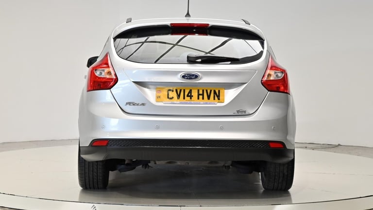 2014 Ford Focus 1.6 TDCi Zetec Euro 5 (s/s) 5dr HATCHBACK Diesel Manual