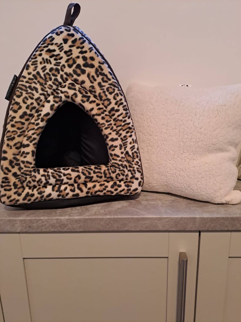 PETFACE Luxury Leopard Igloo