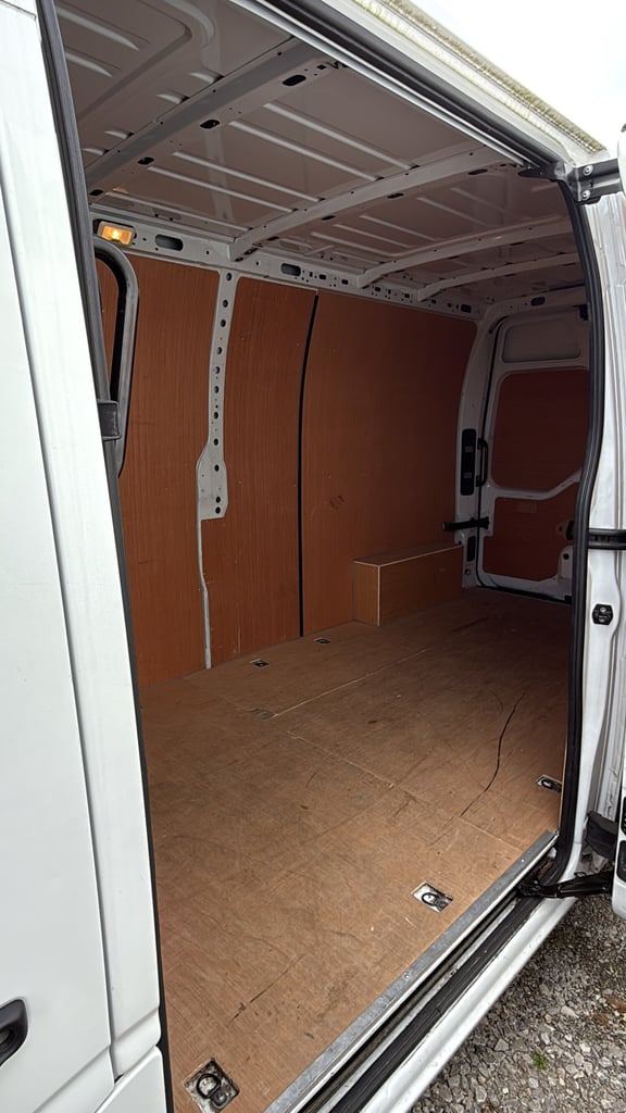 2020 Renault Master LM35dCi 135 Business+ Medium Roof Van PANEL VAN Diesel Manual