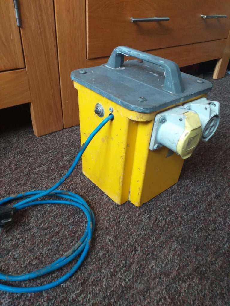 image for Defender 3kVA Transformer 2x 16A 110v 