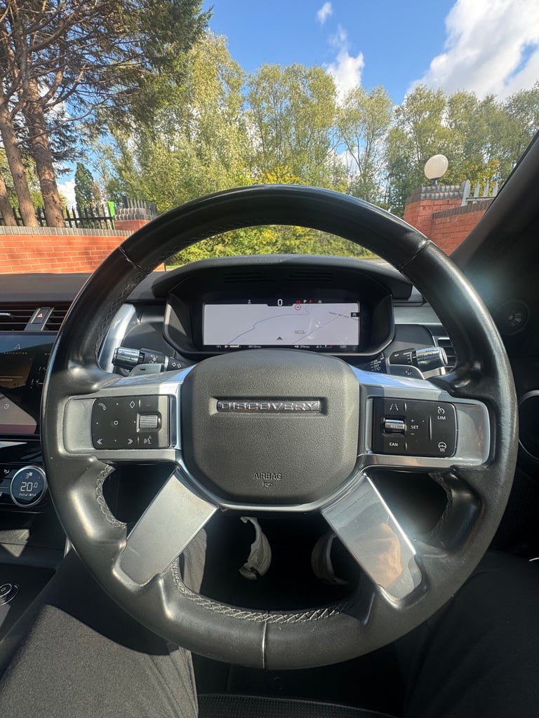 2021 Land Rover Discovery 3.0 D300 R-Dynamic SE 5dr Auto ESTATE Diesel Automatic