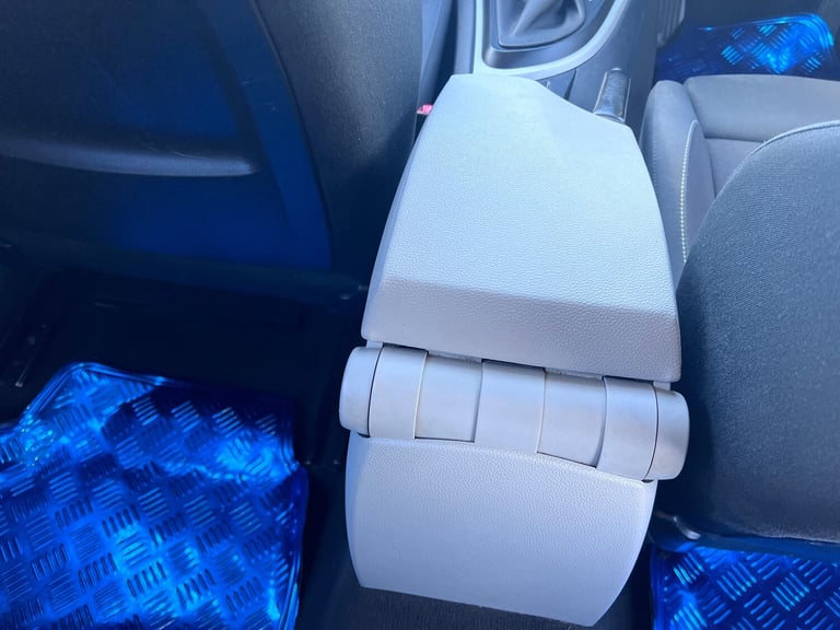 2010 BMW 1 Series 2.0 116i Sport Hatchback 5dr Petrol Steptronic Euro 5 (122 ps)