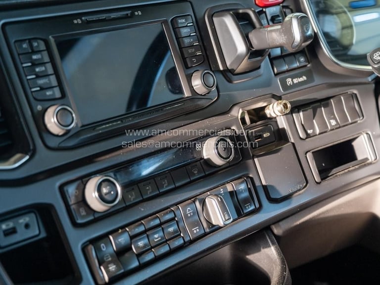 2020 (69) SCANIA S580 V8 HIGHLINE 6X2 TAG AXLE