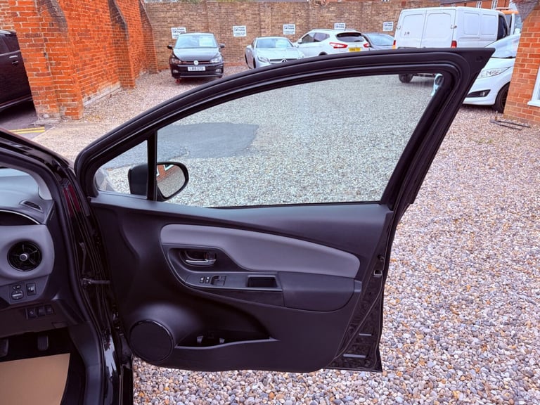 TOYOTA YARIS 1.5 VVT-i Icon Tech 2018