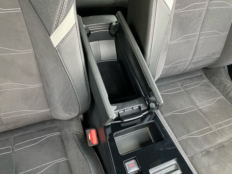 2024 Vauxhall Astra 115kW Ultimate 54kWh 5dr Auto Hatchback Electric Automatic