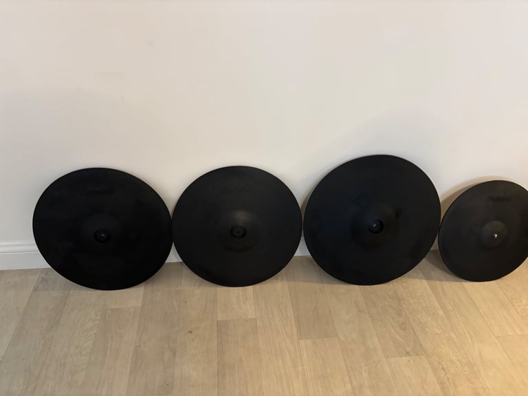 6 piece Electric Roland Drum kit plus hardware