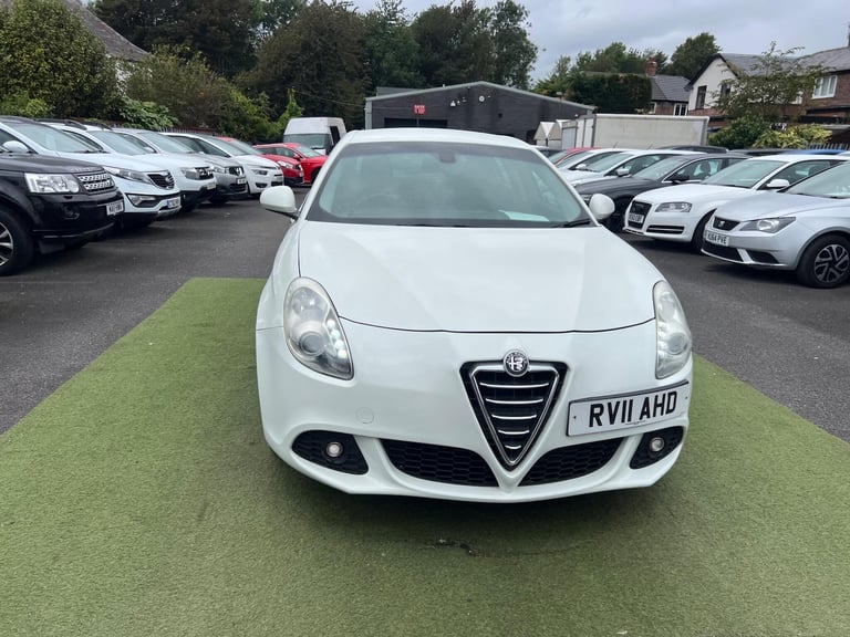2011 Alfa Romeo Giulietta 1.4 TB MultiAir Lusso Euro 5 (s/s) 5dr HATCHBACK Petrol Manual