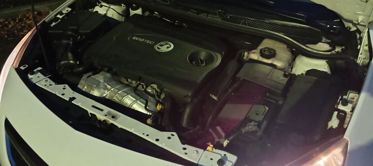 Vauxhall, ASTRA, Estate, 2012, Auto, Automatic, 1956 (cc), 5 doors, 2 Keys