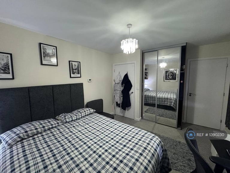 2 bedroom flat in Dakota Drive, Chatham, ME4 (2 bed) (#1390230)