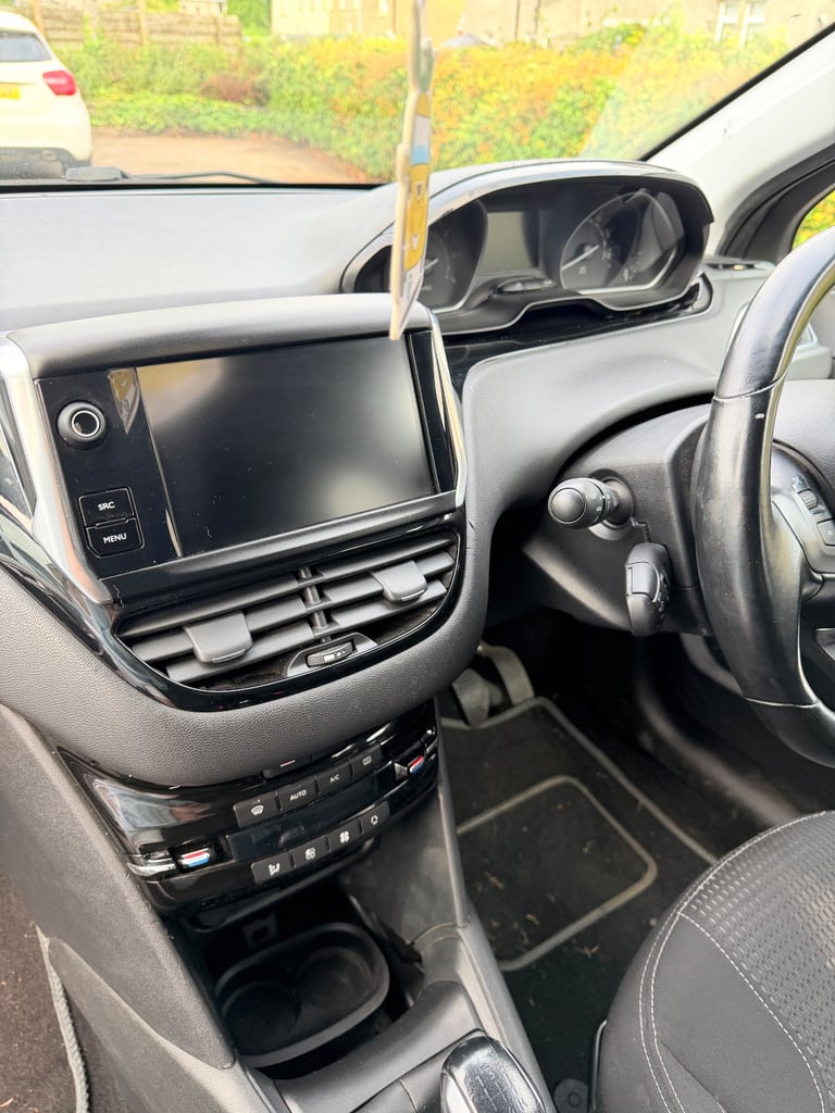 Peugeot, 208, Hatchback, 2019, Manual, 1199 (cc), 5 doors