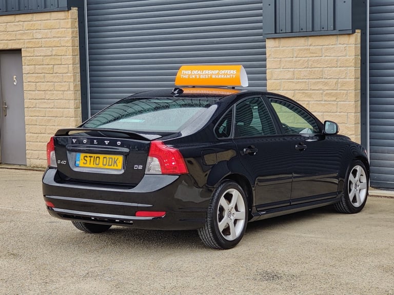 VOLVO S40; 1.6 DIESEL; 115BHP; R DESIGN D2; 4 DR; MANUAL; BLACK; 62 MPG; £35 TAX