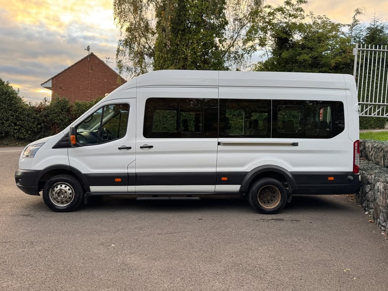 2015 Ford Transit 2.2 TDCi 460 Minibus 5dr Manual L4 H3 (17 seats) NA Diesel Manual