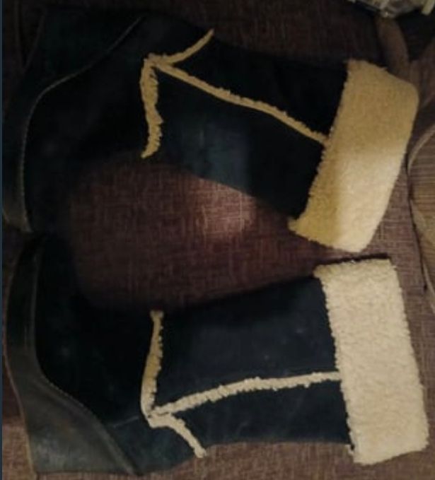 Genuine ugg boots uk size 7.5