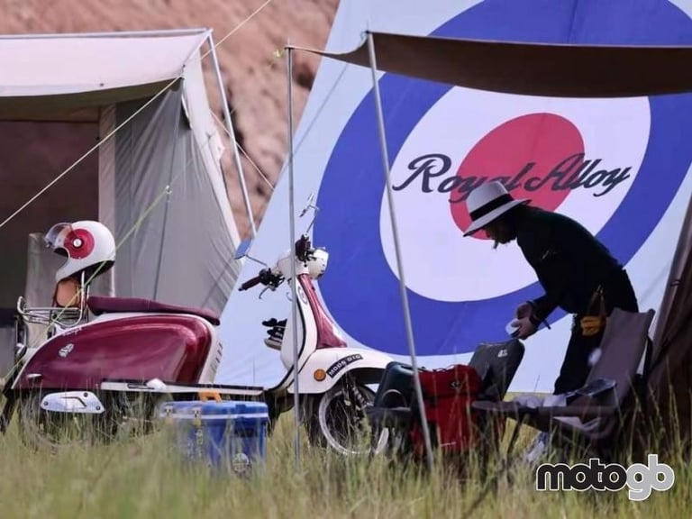 Royal Alloy TG 125cc S a Modern Classic Retro Automatic Moped Scooter For Sal...