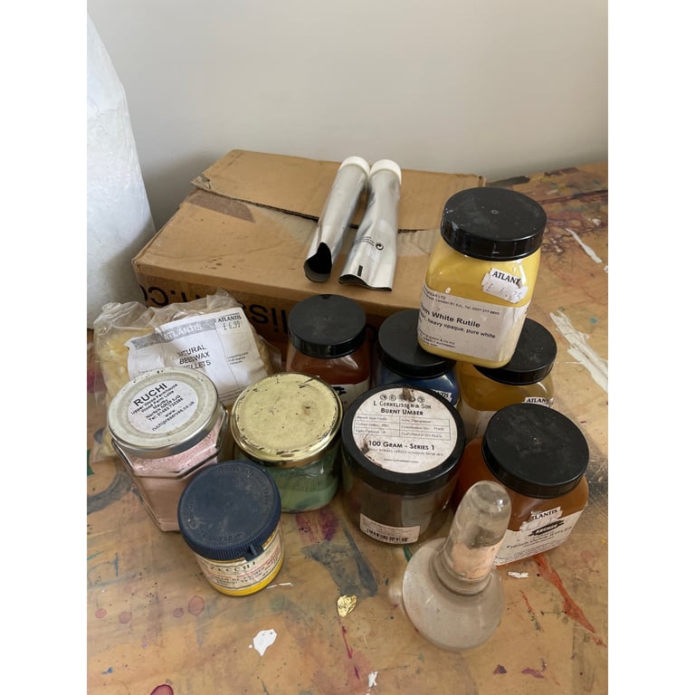 Natural Paint Making tools and pigments 