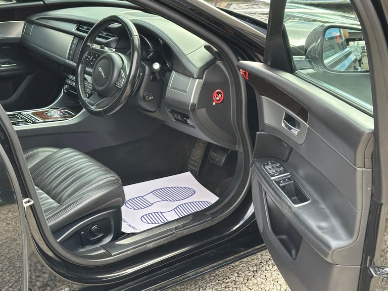 2015 Jaguar XF 2.0d Portfolio Auto Euro 6 (s/s) 4dr SALOON Diesel Automatic