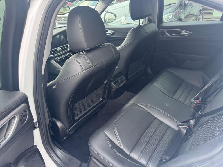2018 Alfa Romeo Giulia 2.0 TB 280 Veloce 4dr Auto SALOON PETROL Automatic