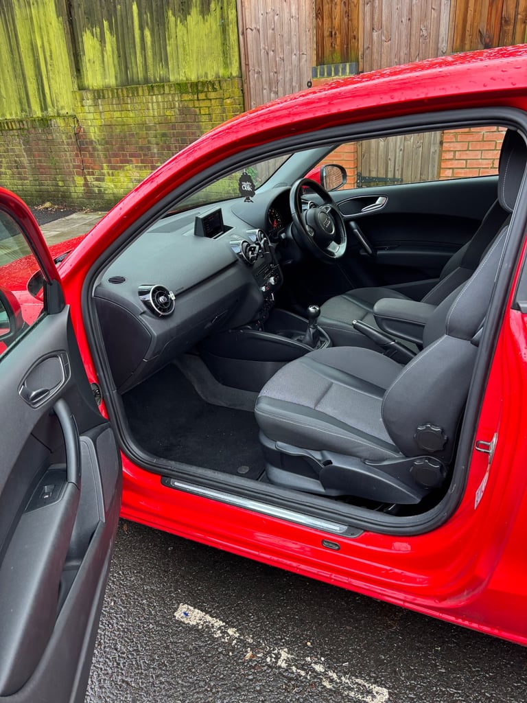 Audi, A1, Hatchback, 2011, Manual, 1197 (cc), 3 doors