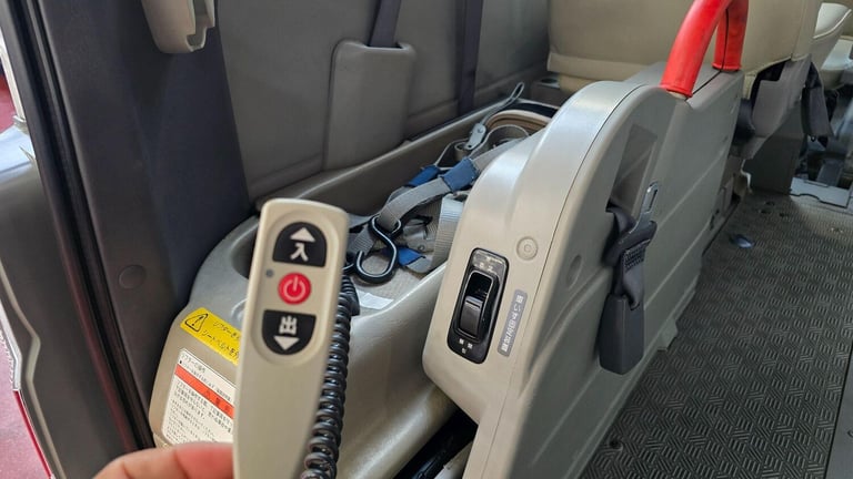  Nissan Elgrand Caravan twin mobility Chair auto lift Petrol Automatic